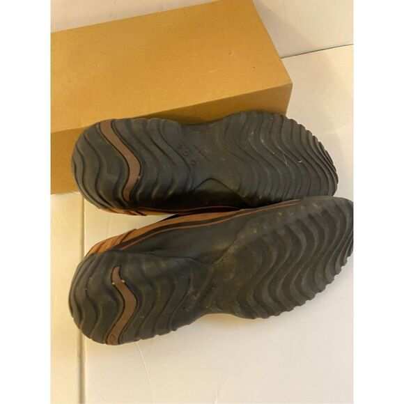 Clarks size 8 waterproof loafers brown #37713 - Picture 2 of 3